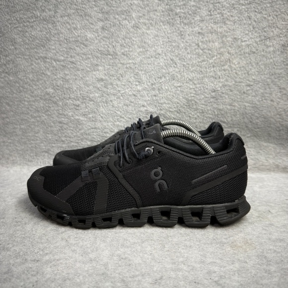 On Running Shoes - On Running Shoes Womens Size 6.5 Cloud 5 Black Low Top Comfort Athletic Sneakers
